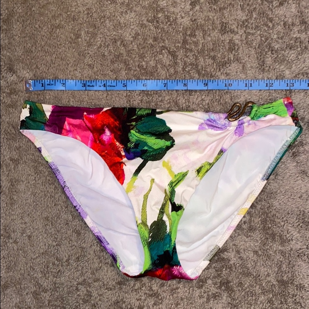 Bikini 👙 - Picture 7 of 8